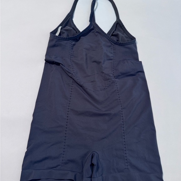 Spanx Women's Mid-Thigh Sculpting Bodysuit Tank Gray Shapewear XL - Picture 5 of 6